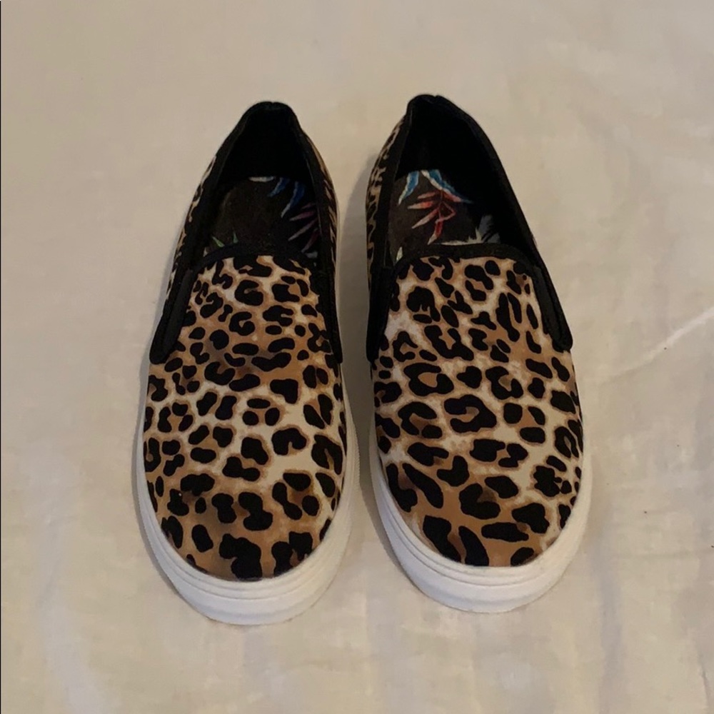 Cheetah print slip on shoes